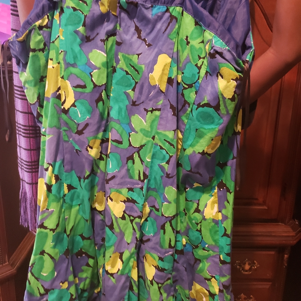 Dress - Picture 2 of 4